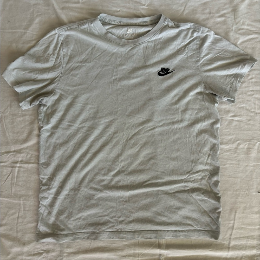Nike Short Sleeve T-Shirt - with embroidered Nike Logo